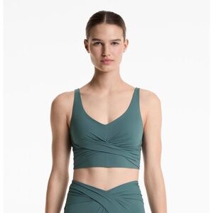 sport top with inner bra